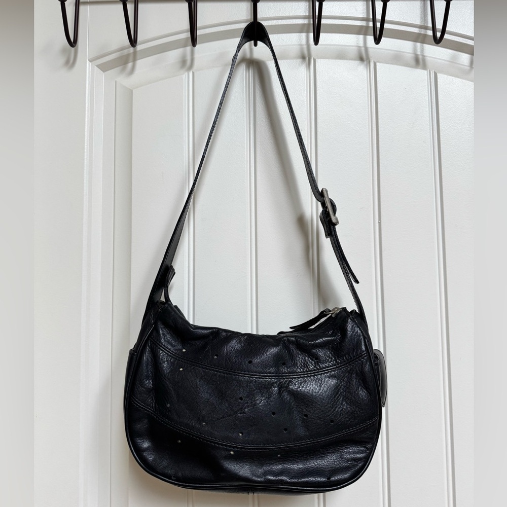 Vintage Gianni Conti Black Leather Shoulder Purse. 11” by 7” by 4”